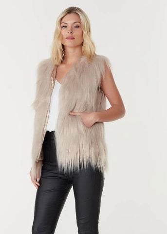 Everly Collective - Windsor Faux Fur Vest In Latte